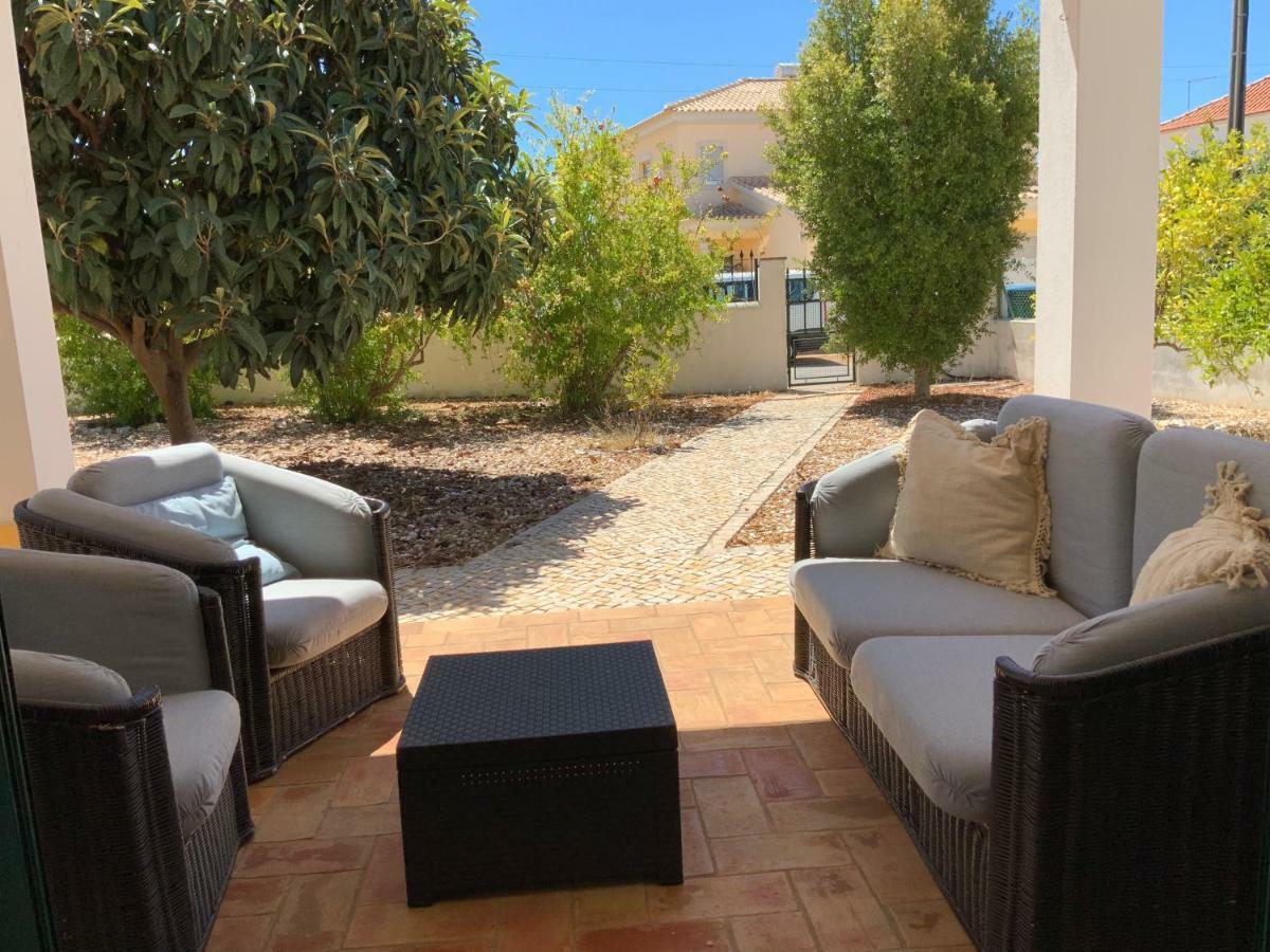 Guest House Alfarrobeiras Albufeira Extérieur photo