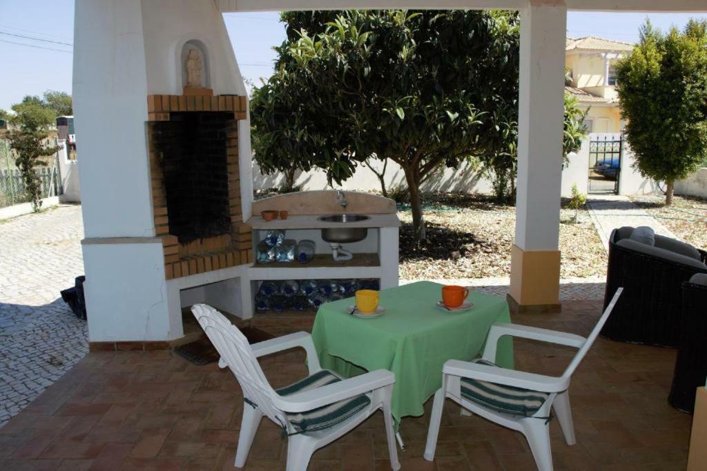Guest House Alfarrobeiras Albufeira Extérieur photo